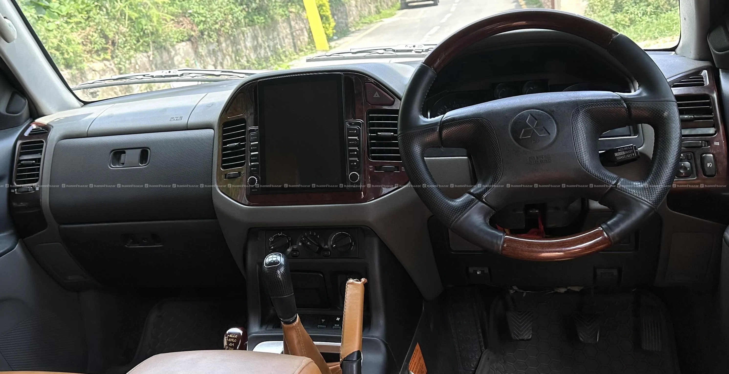 Mitsubishi Pajero 2004 model for sale 4