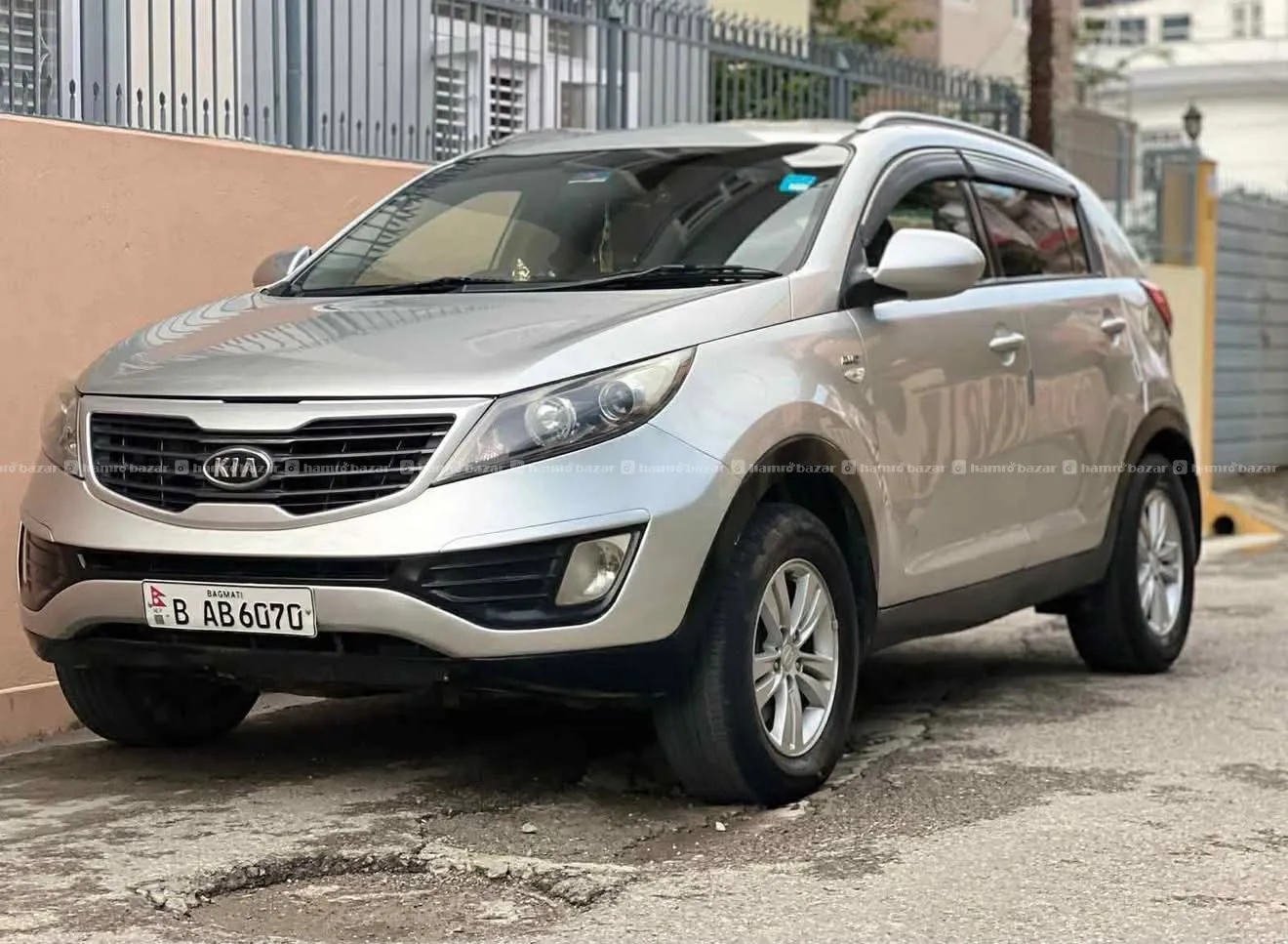 KIA SPORTAGE AWD FULL OPTION SUV 6