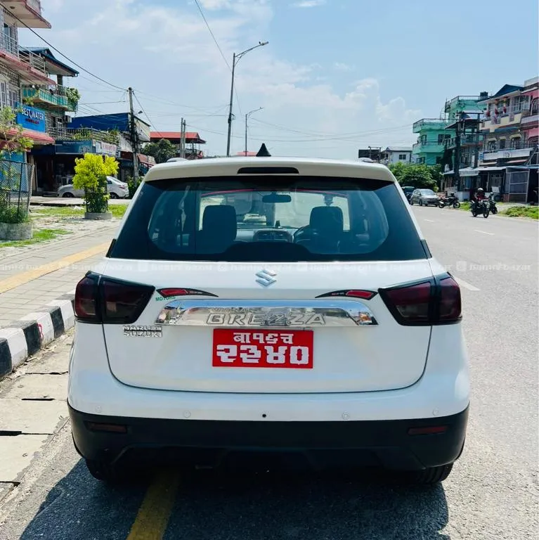 Suzuki Vitara Brezza-2016-(fix Prize) 3