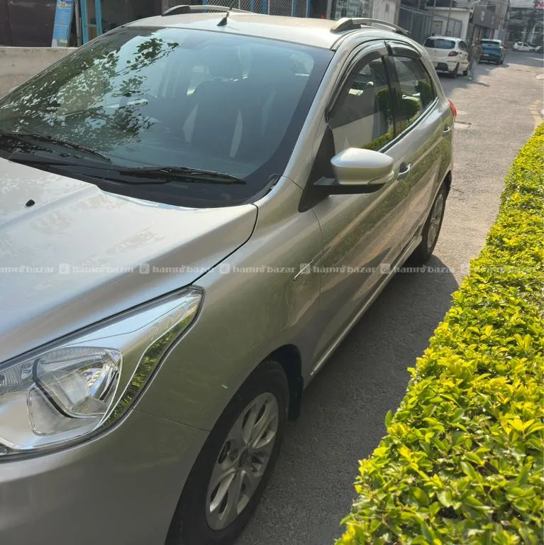 Ford Figo Titanium 4