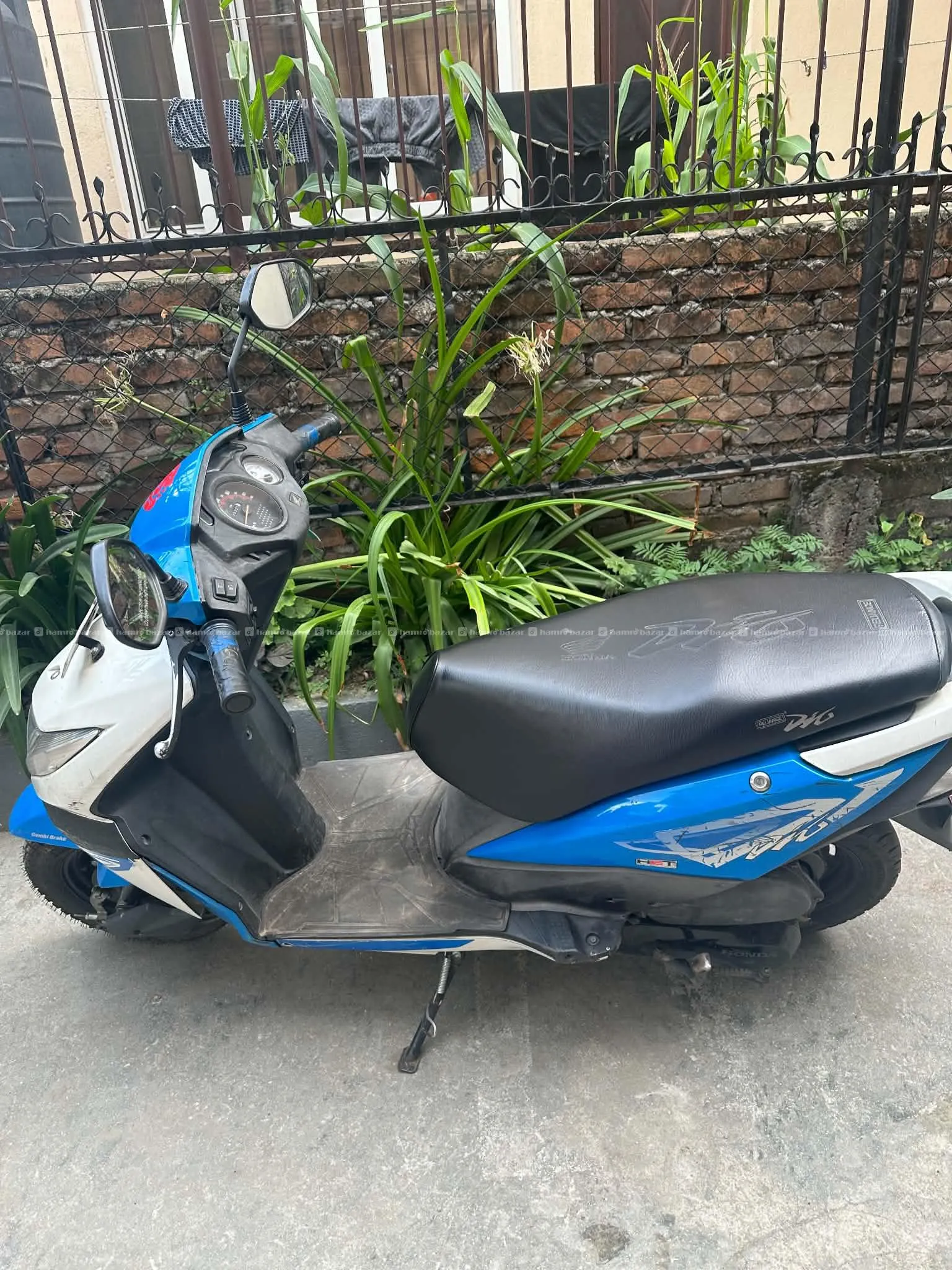 dio scooter blue color on sale 3