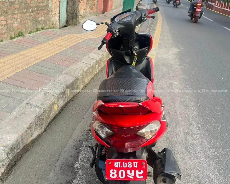 Yamaha scooty 74 lat 2