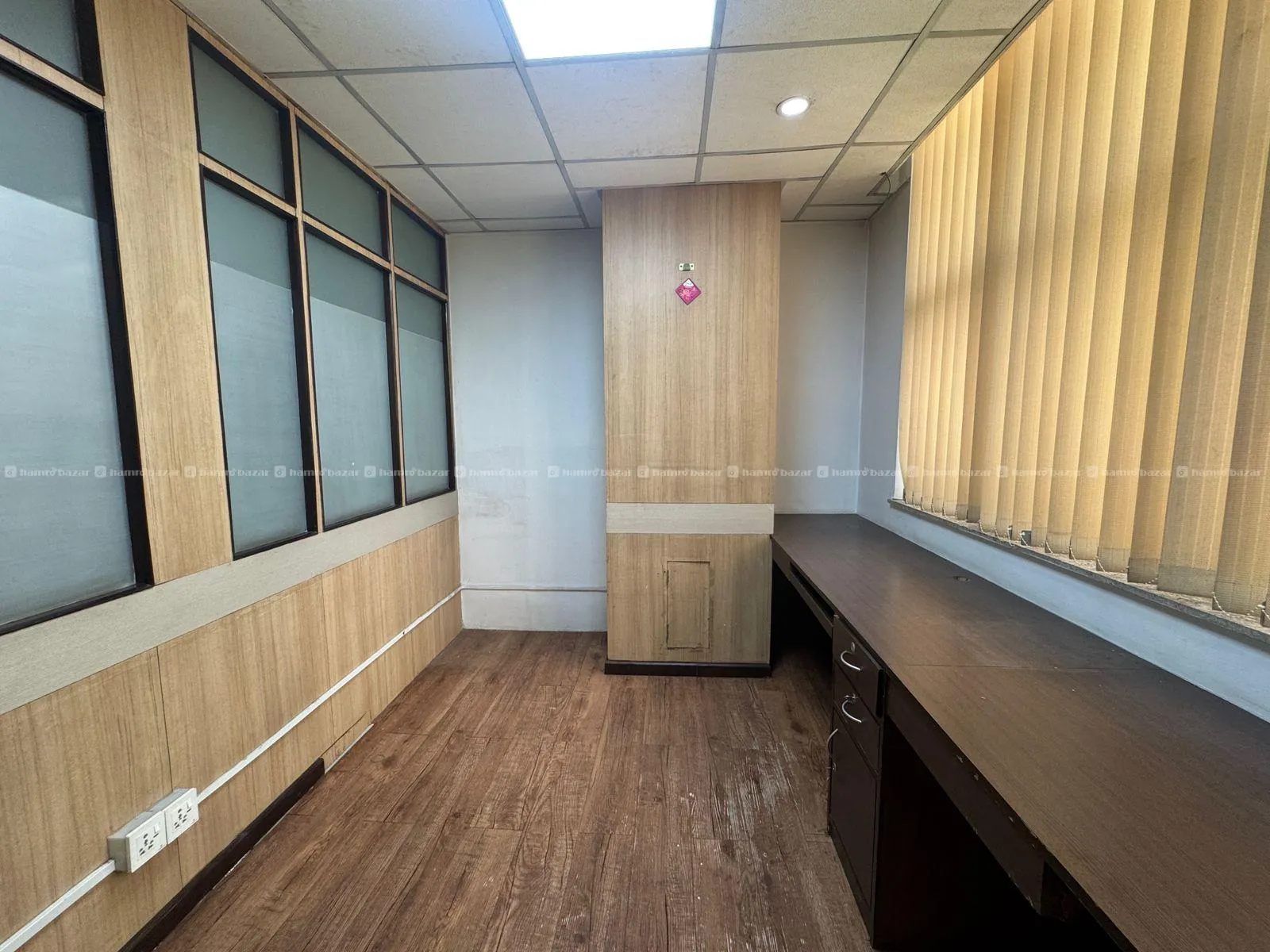 Sime-Furnished Office Space For Rent !! 7
