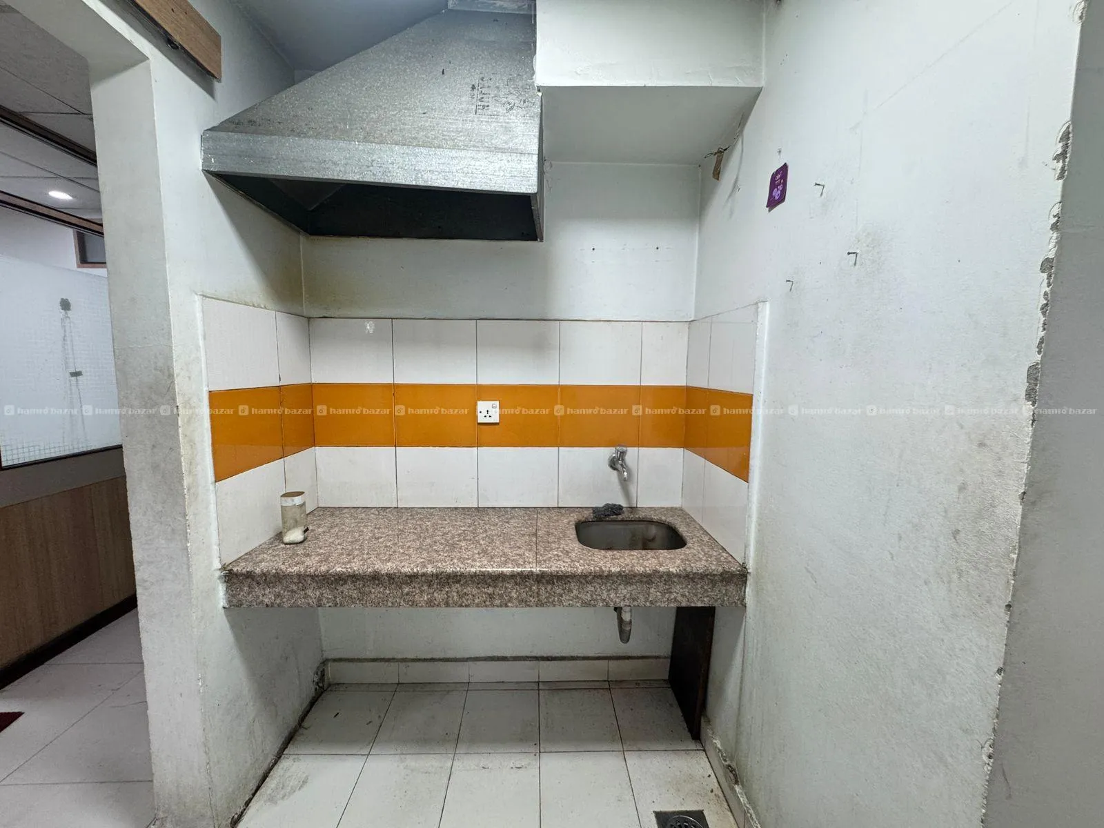 Sime-Furnished Office Space For Rent !! 5