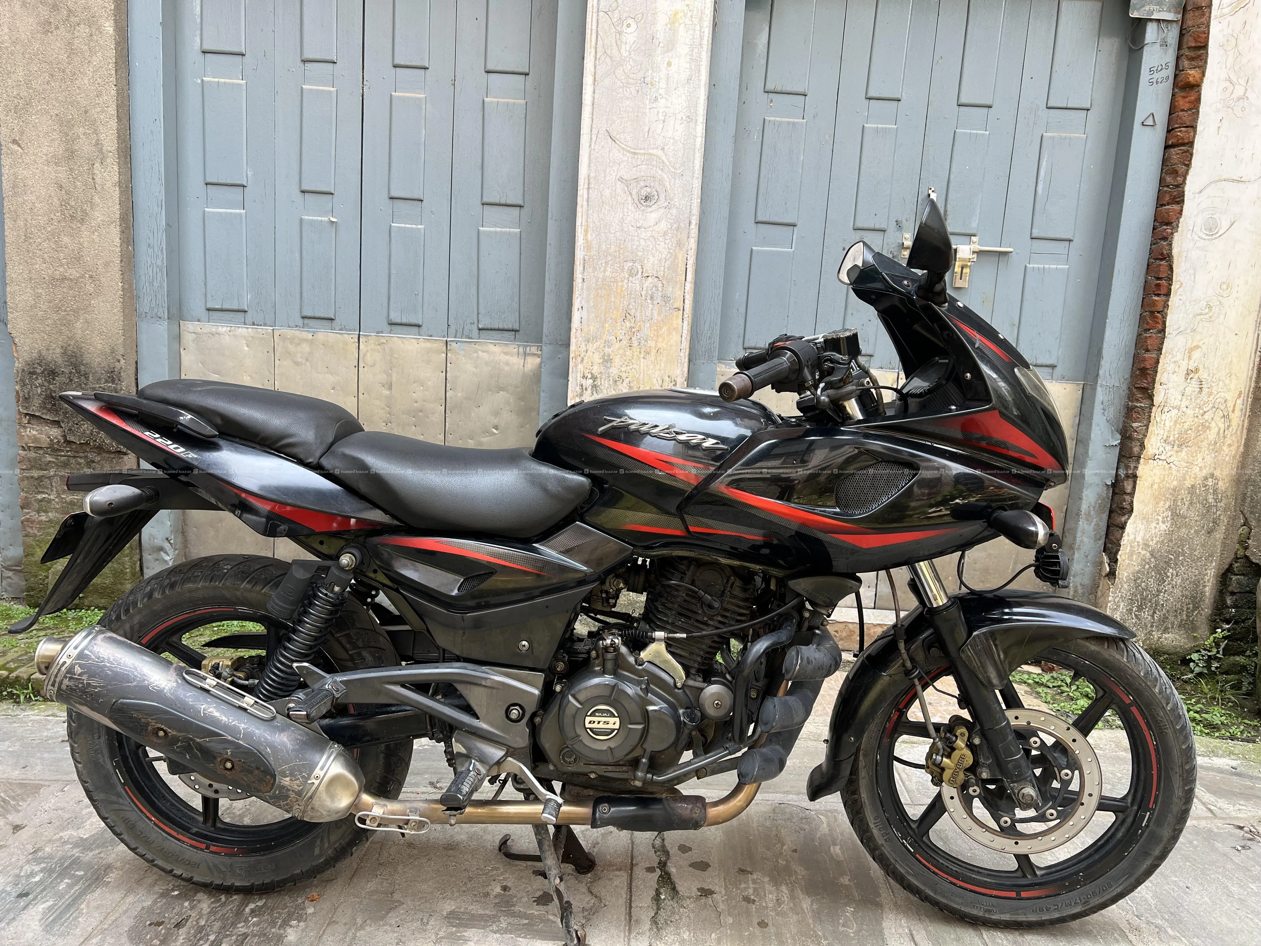 Pulsar 220f 2018 model 4