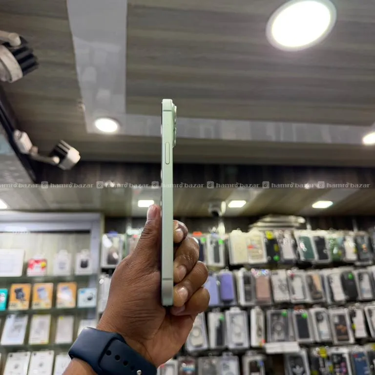 iPhone 15 Plus 6