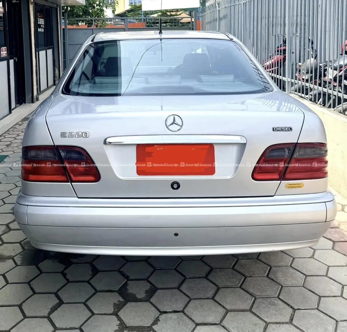 excellent 2001 mercedes benz E220 D fully loaded 5