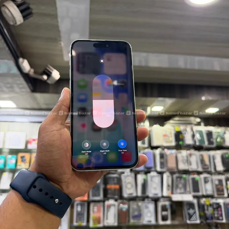 iPhone 15 Plus 4