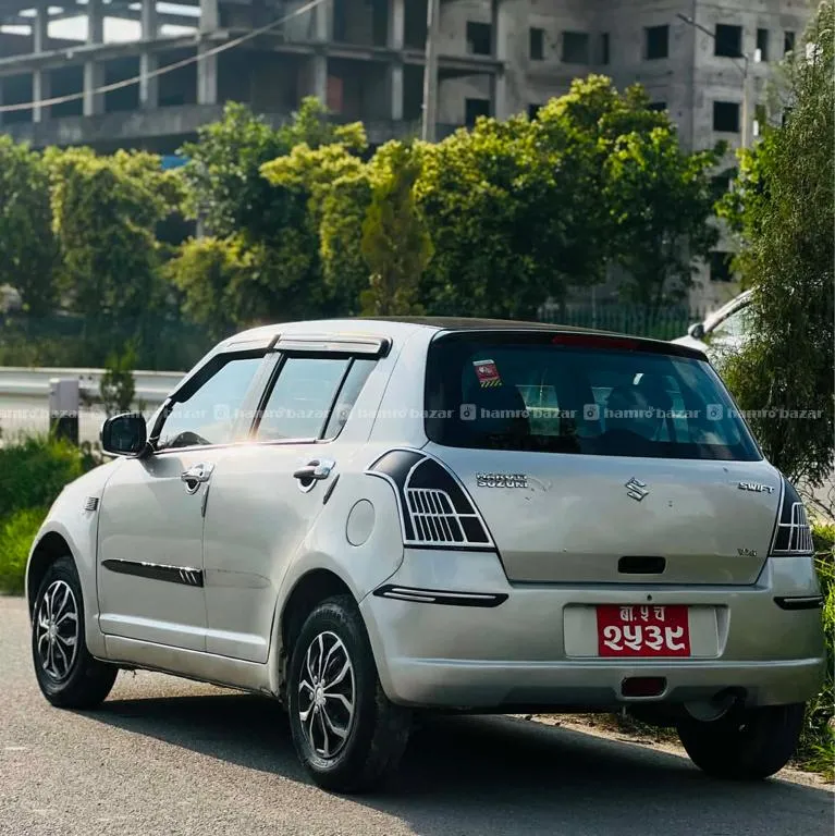 Swift Vxi 
2006 Model 9843645282 4