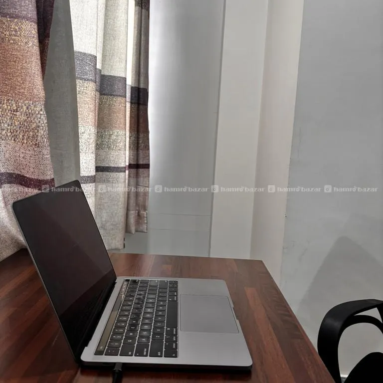 MacBook Pro 13 2018 i5 8GB 256GB SSD Space grey 2