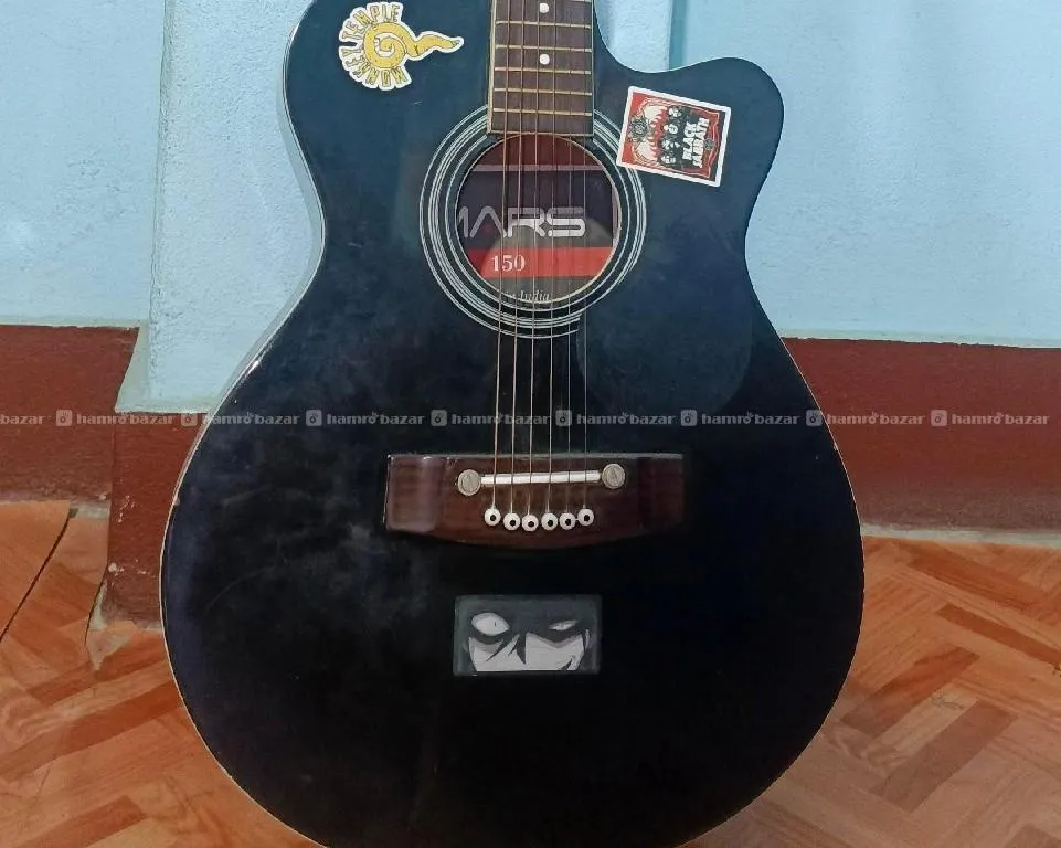 urgently selling guitar 2