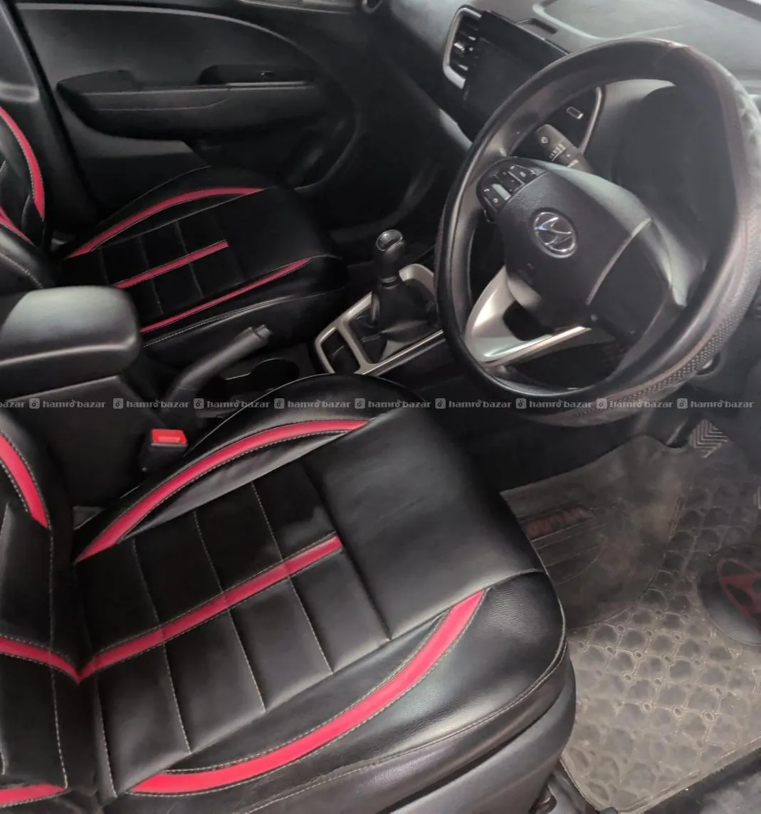 Hyundai Venue S 2