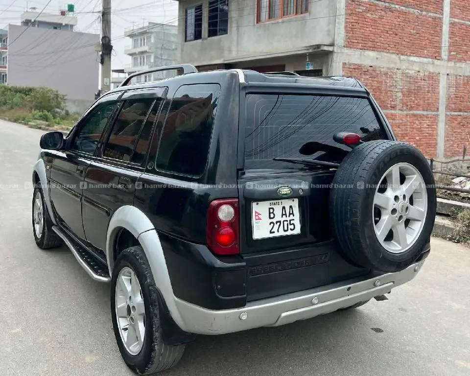 Land-rover 2000cc 4wd suvjeep super fresh on 5