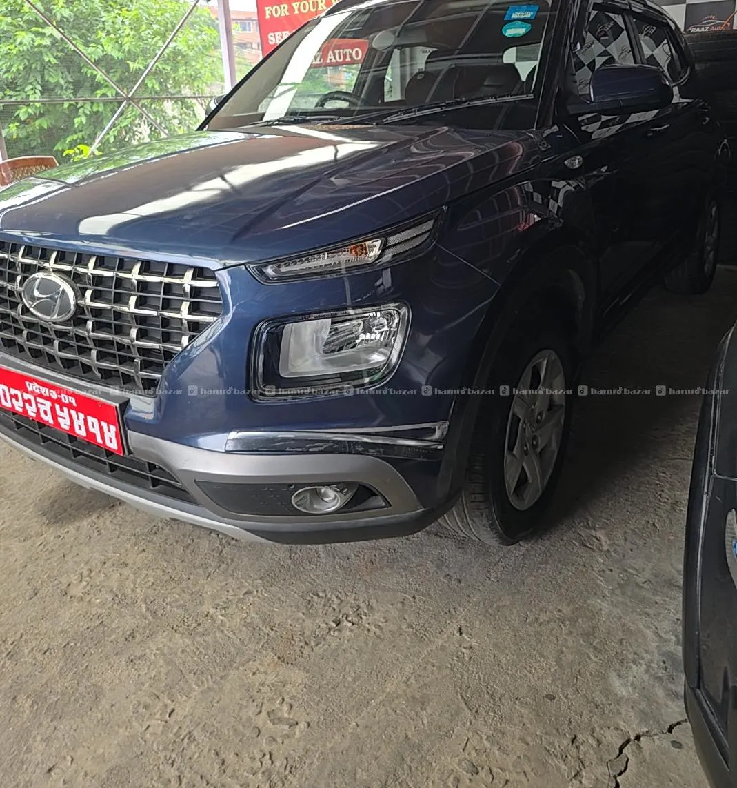 Hyundai Venue S 4