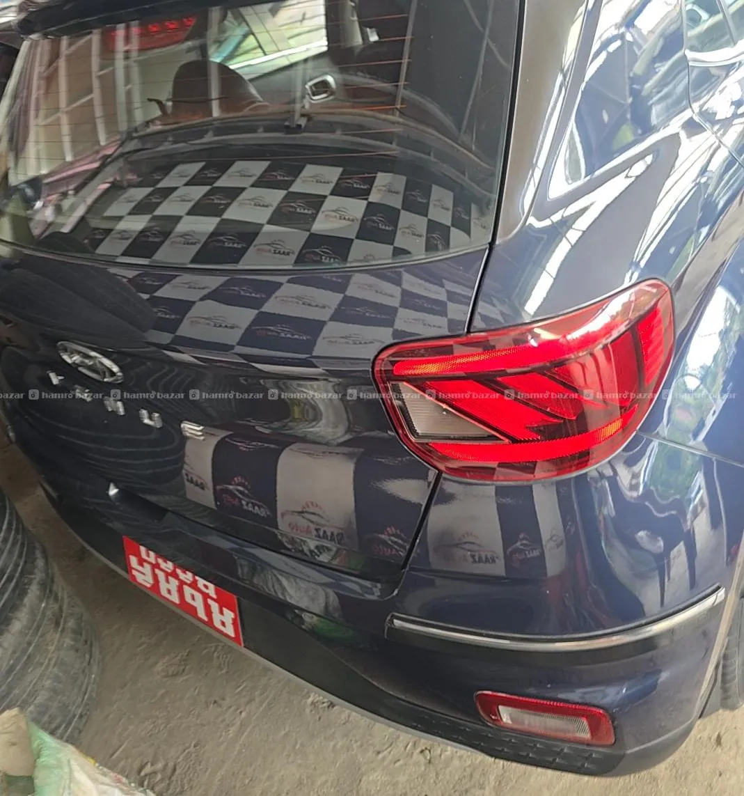 Hyundai Venue S 6