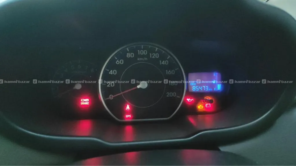Hyundai i10 Sportz 2013 - 2 Previous Owners 2