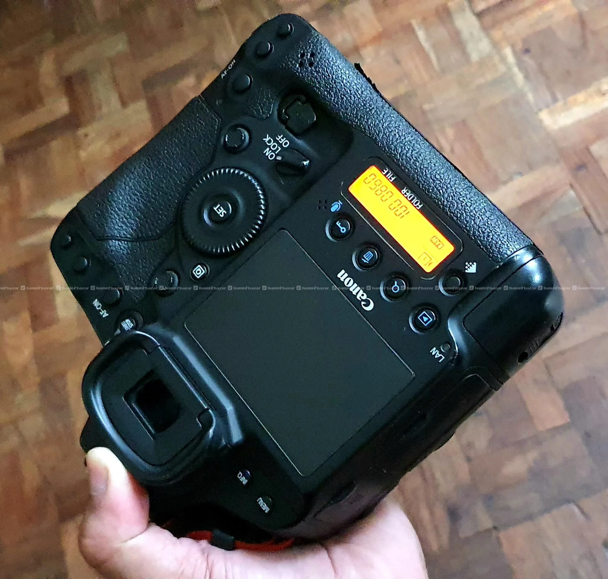 Brand new Canon 1DX Mark II body 6