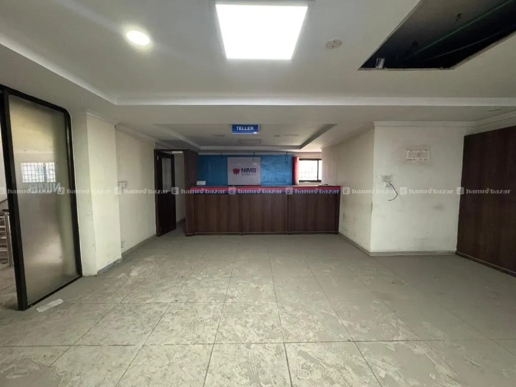 Semi-Furnished Office Space For Rent!!
📍Chakrapat 5
