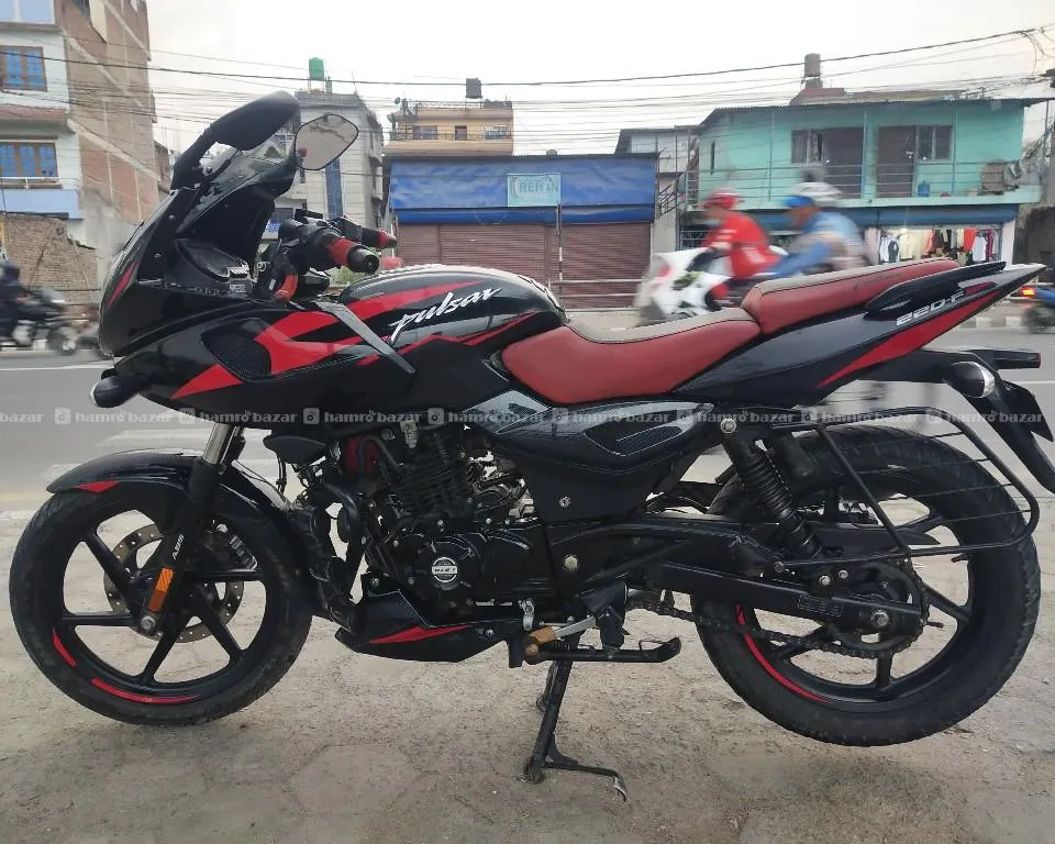 129 lot ,,2021 , single Hand,,pulsar 220 ,abs ,, fresh condition 2