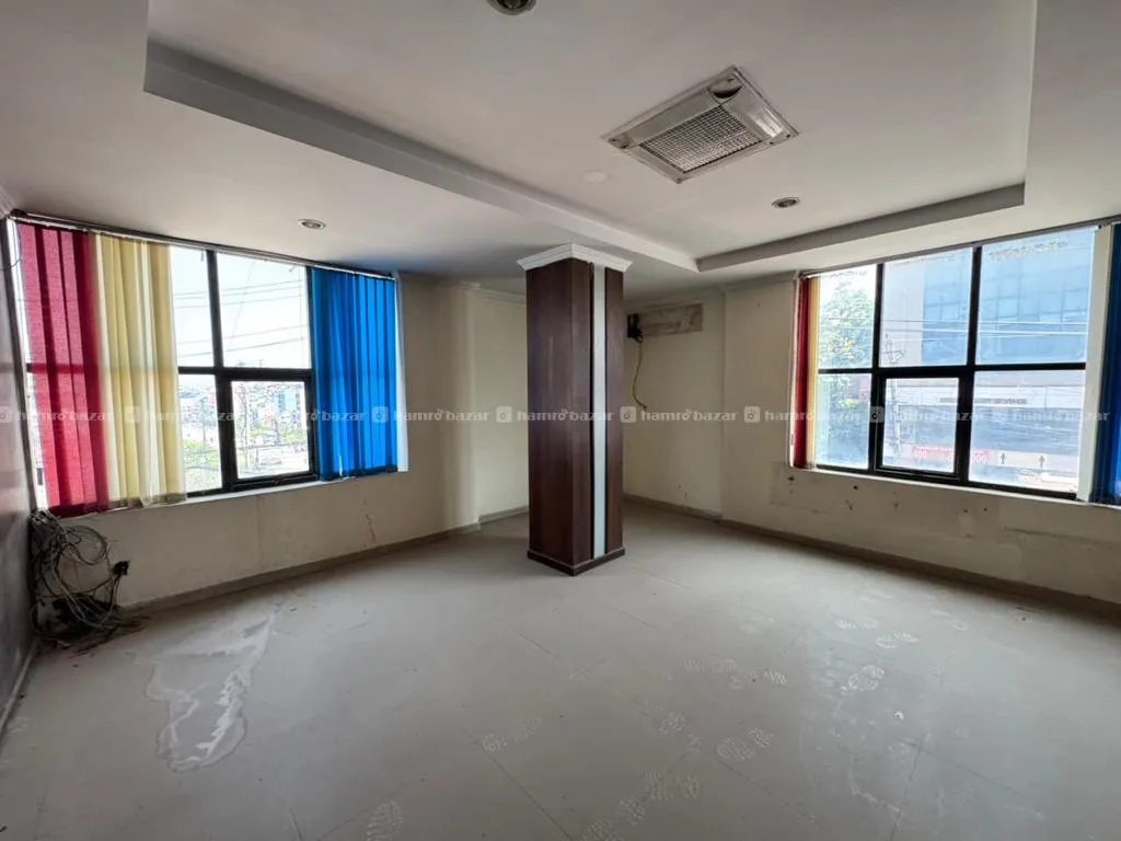 Semi-Furnished Office Space For Rent!!
📍Chakrapat 4