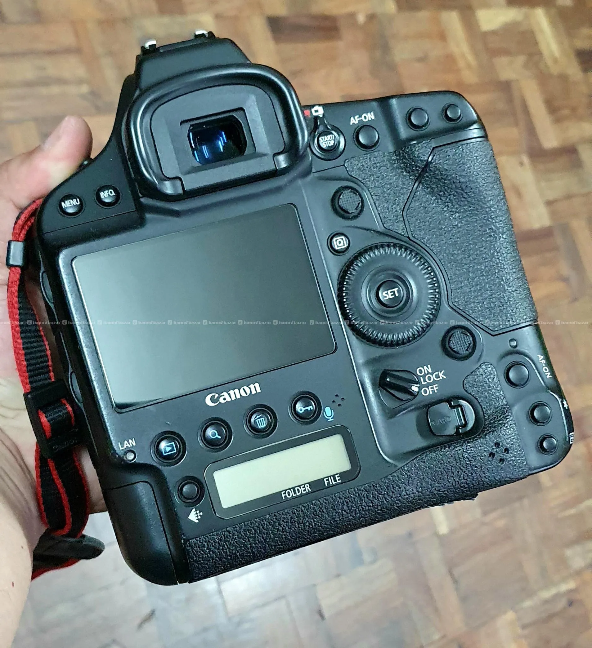 Brand new Canon 1DX Mark II body 7