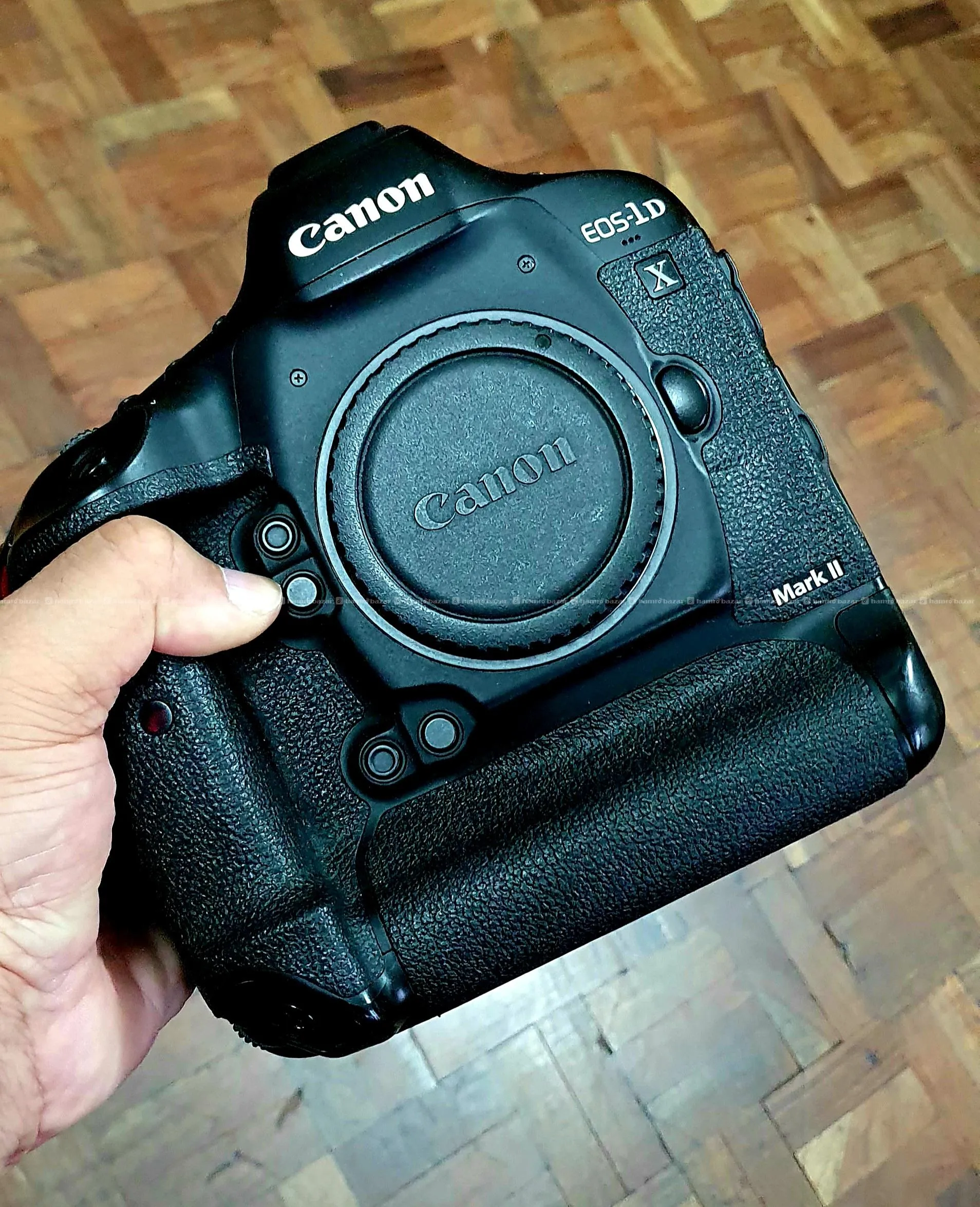 Brand new Canon 1DX Mark II body 3
