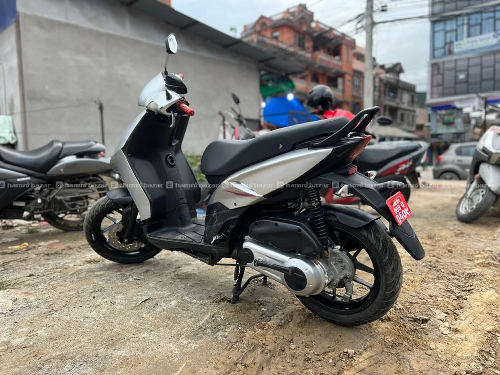 Aprilia sr125 2