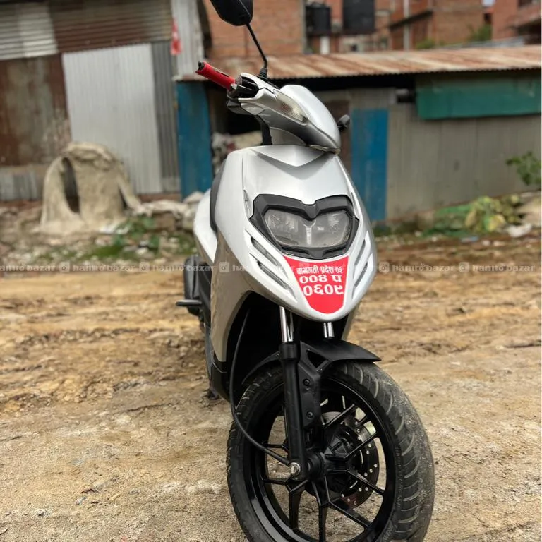 Aprilia sr125 3