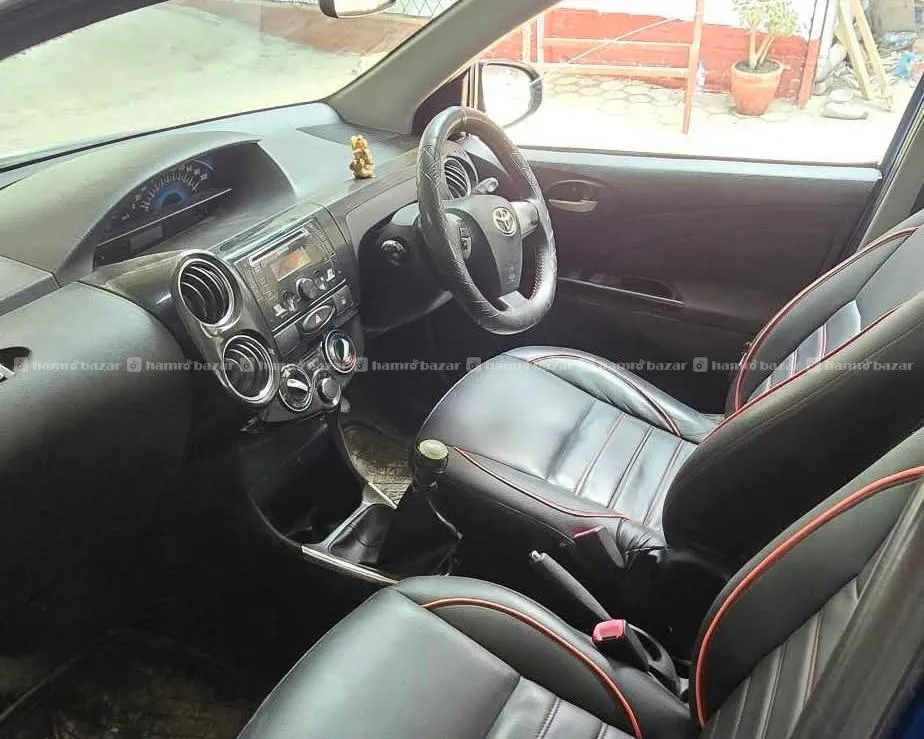 Toyota Etios Cross 3