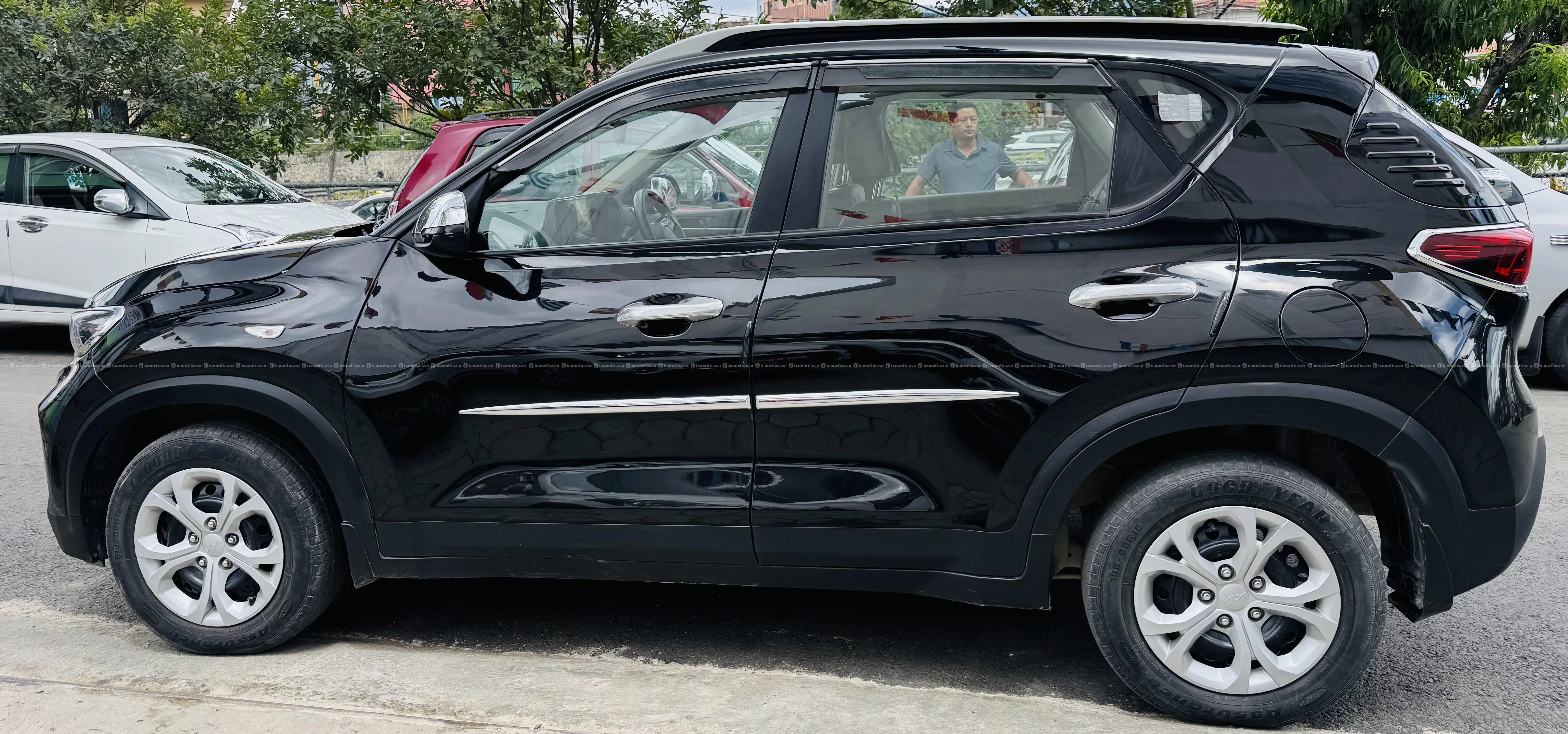 Like new Kia sonet HTE 2021 Model on sale 3
