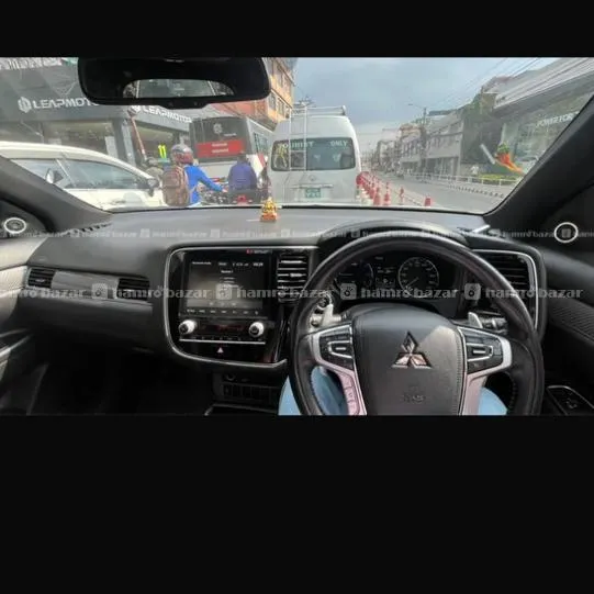 Mitsubishi Outlander Plug-in Hybrid(82 Lakhs Only) 2