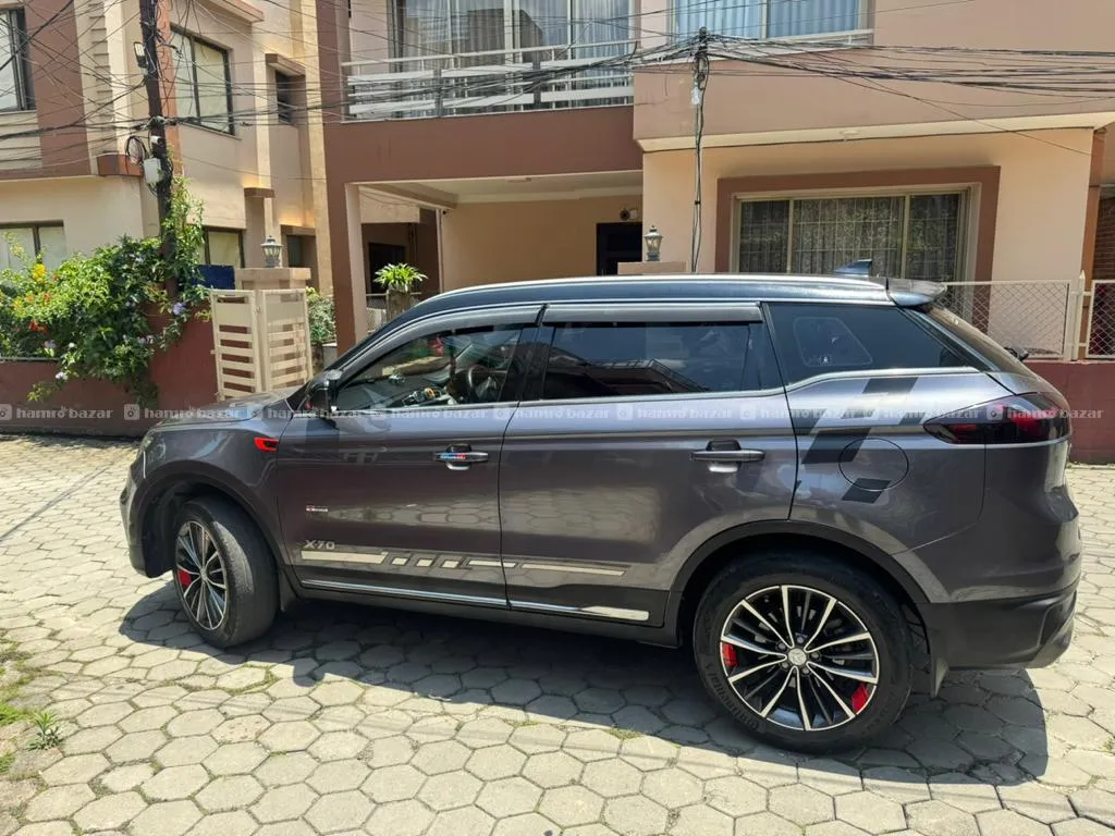 Proton X70 4
