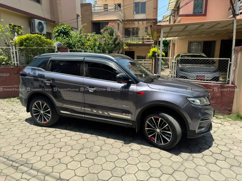 Proton X70 3