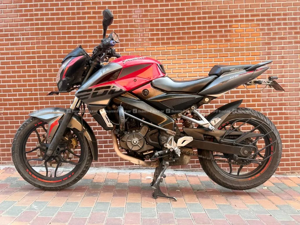 Single Hand Bajaj Ns 200 On Urgent Sale 4