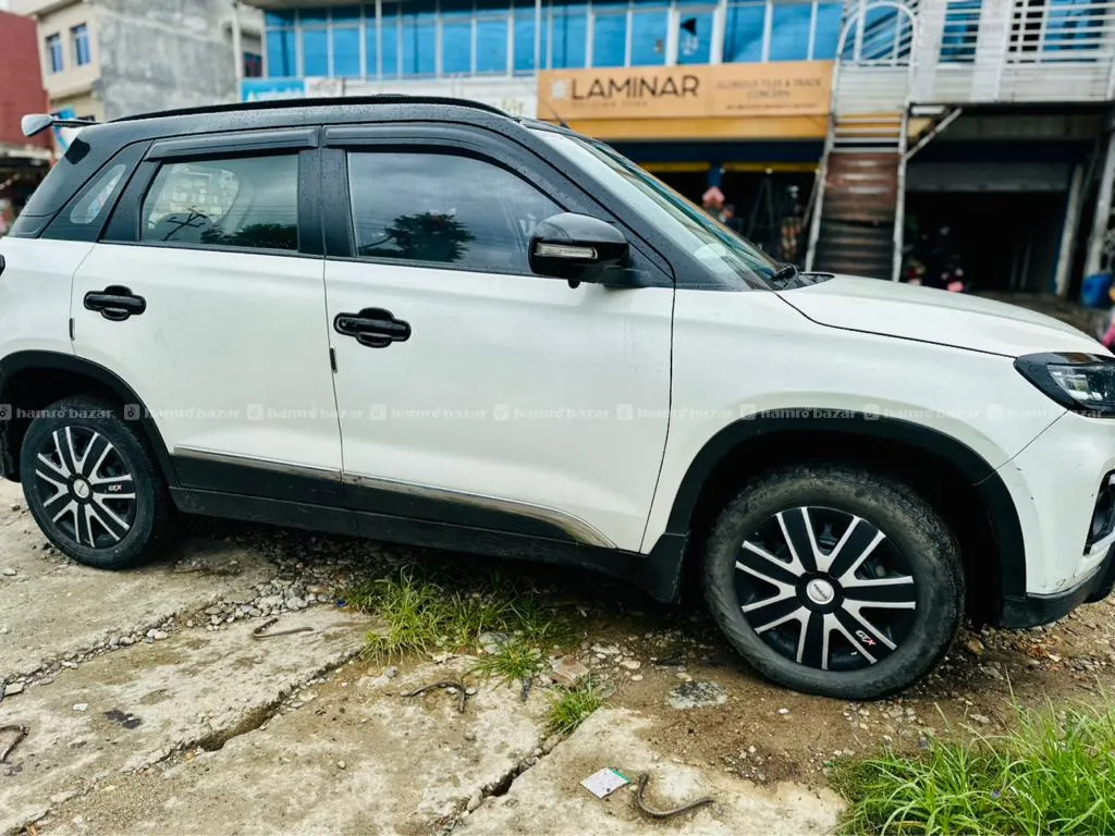 Brezza vxi 2021 Model 3