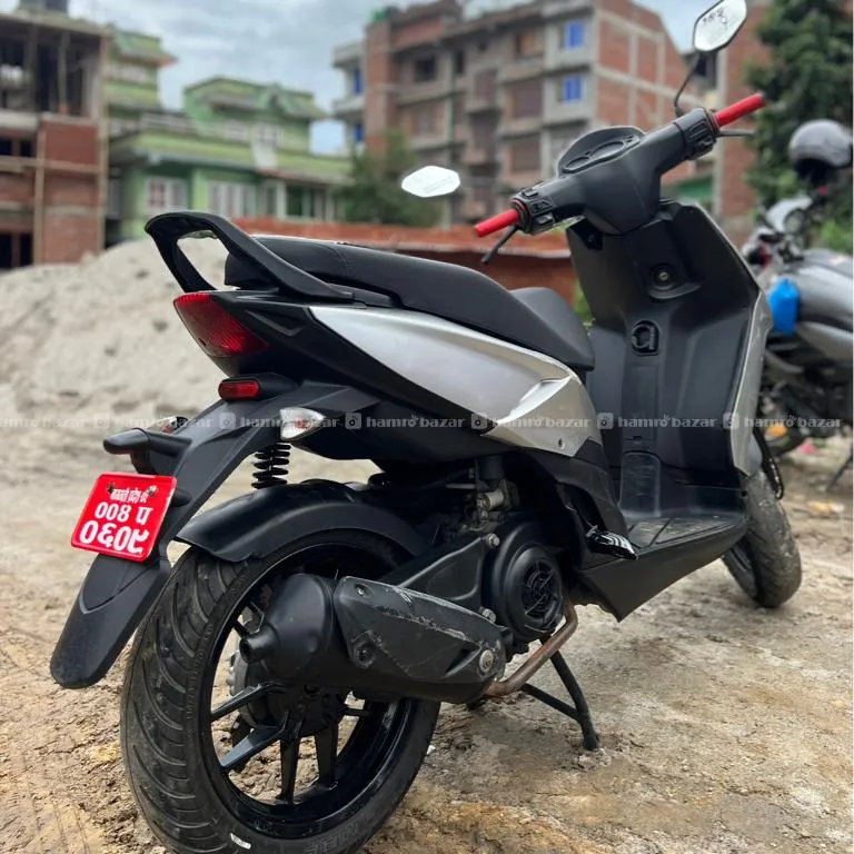 Aprilia SR125 2