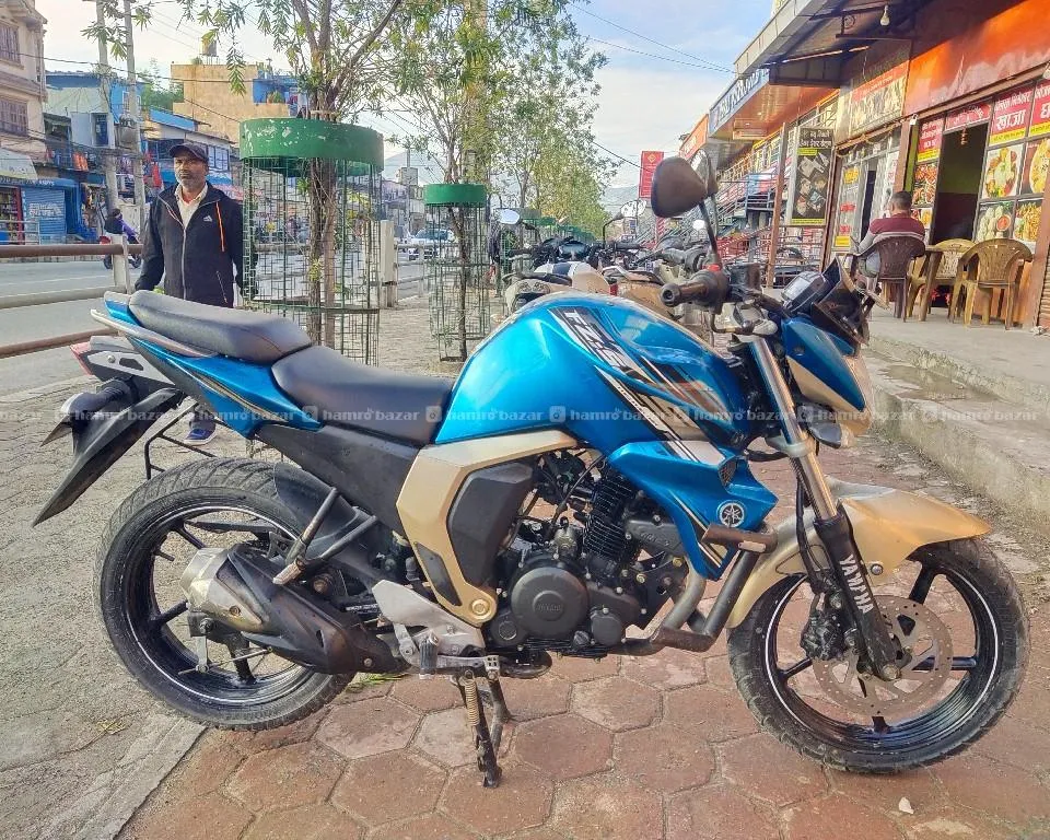 95 lot ,2018 ,, Yamaha fzs v2,, fresh condition,,tax clear 2