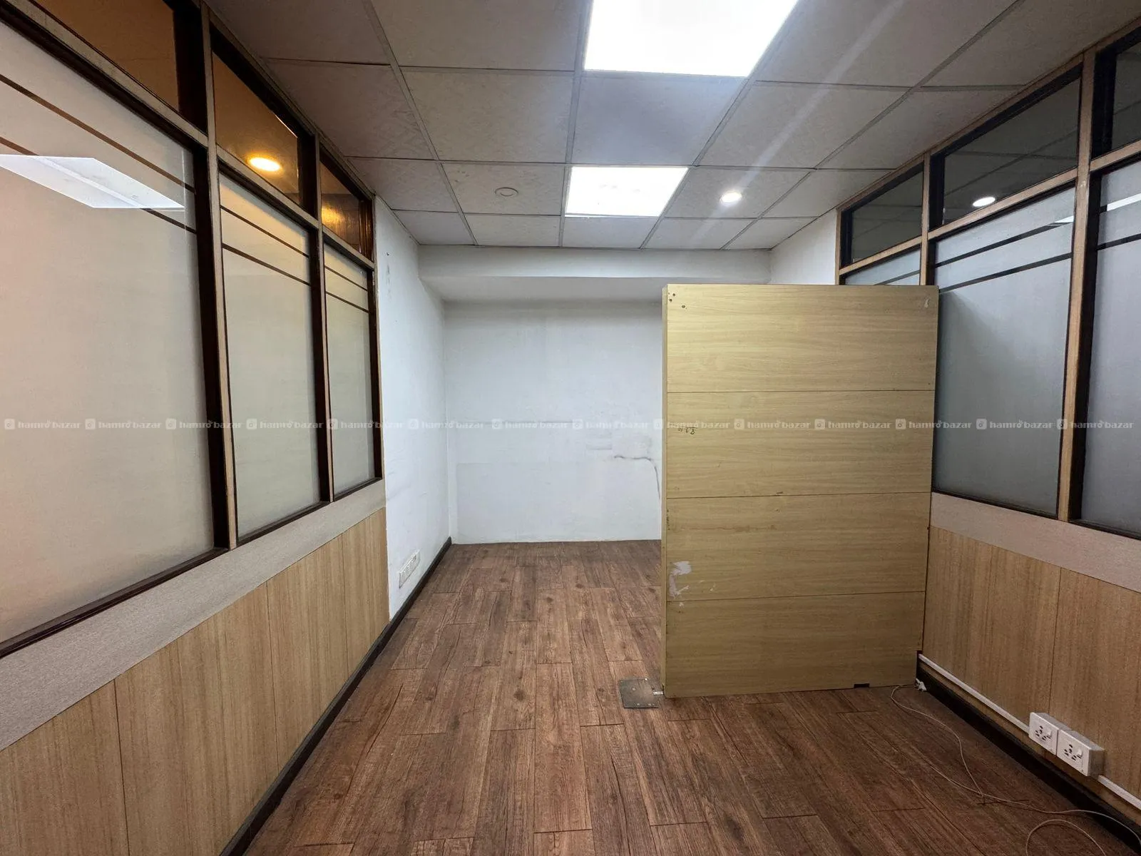 Sime-Furnished Office Space For Rent !! 2