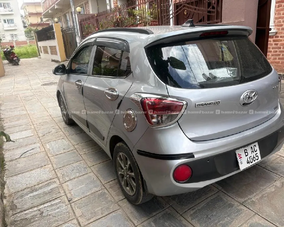 Hyundai Grand I10 Sportz 2019 For Sell 7