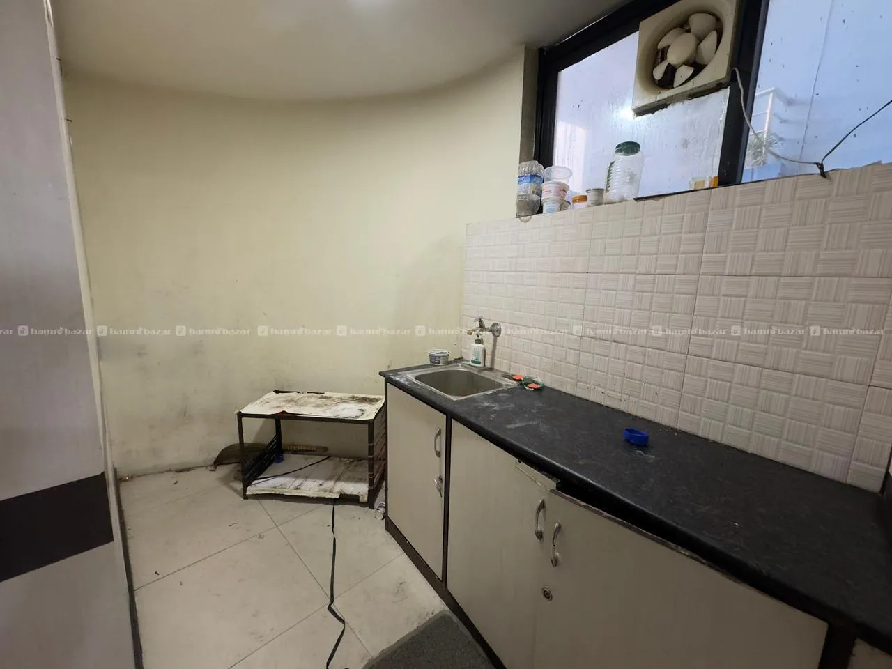 Sime-Furnished Office Space For Rent !! 3