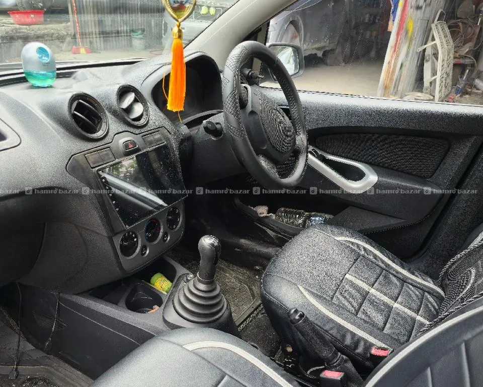 Ford Figo 2012 on sale 4