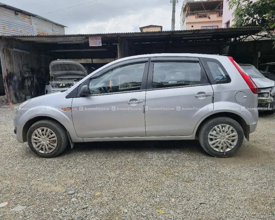 Ford Figo 2012 on sale 5