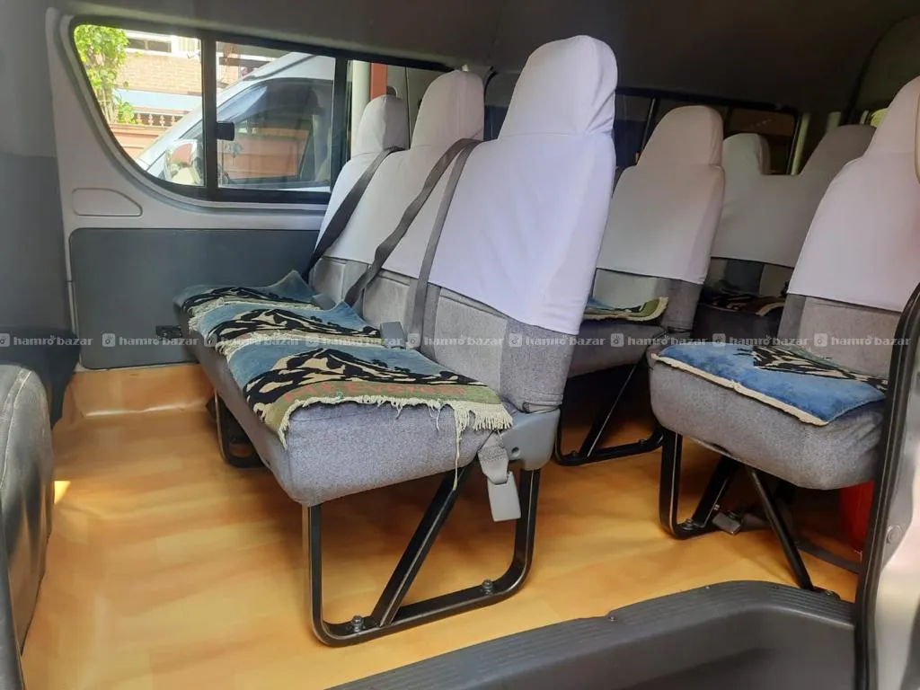 Toyota hiace 2