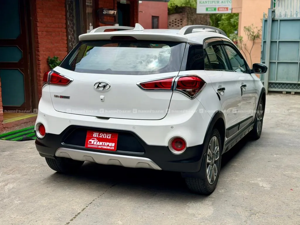 Hyundai i20 Active S 2018 Model Single Hand 6