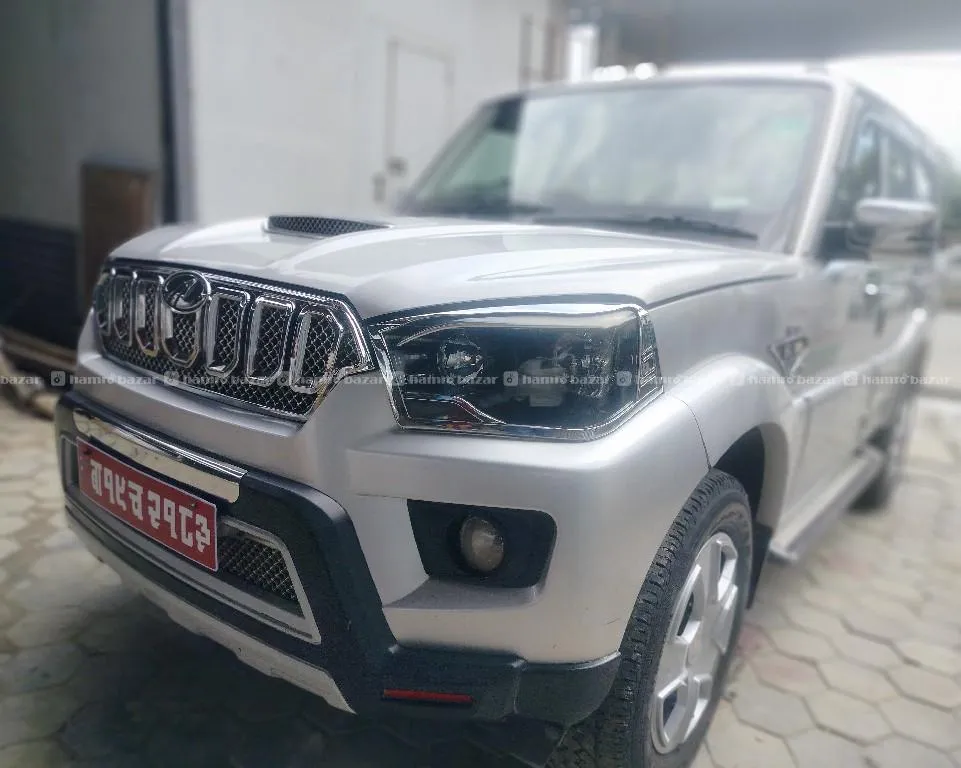 Mahindra Scorpi S4 single hand original color 2018 3
