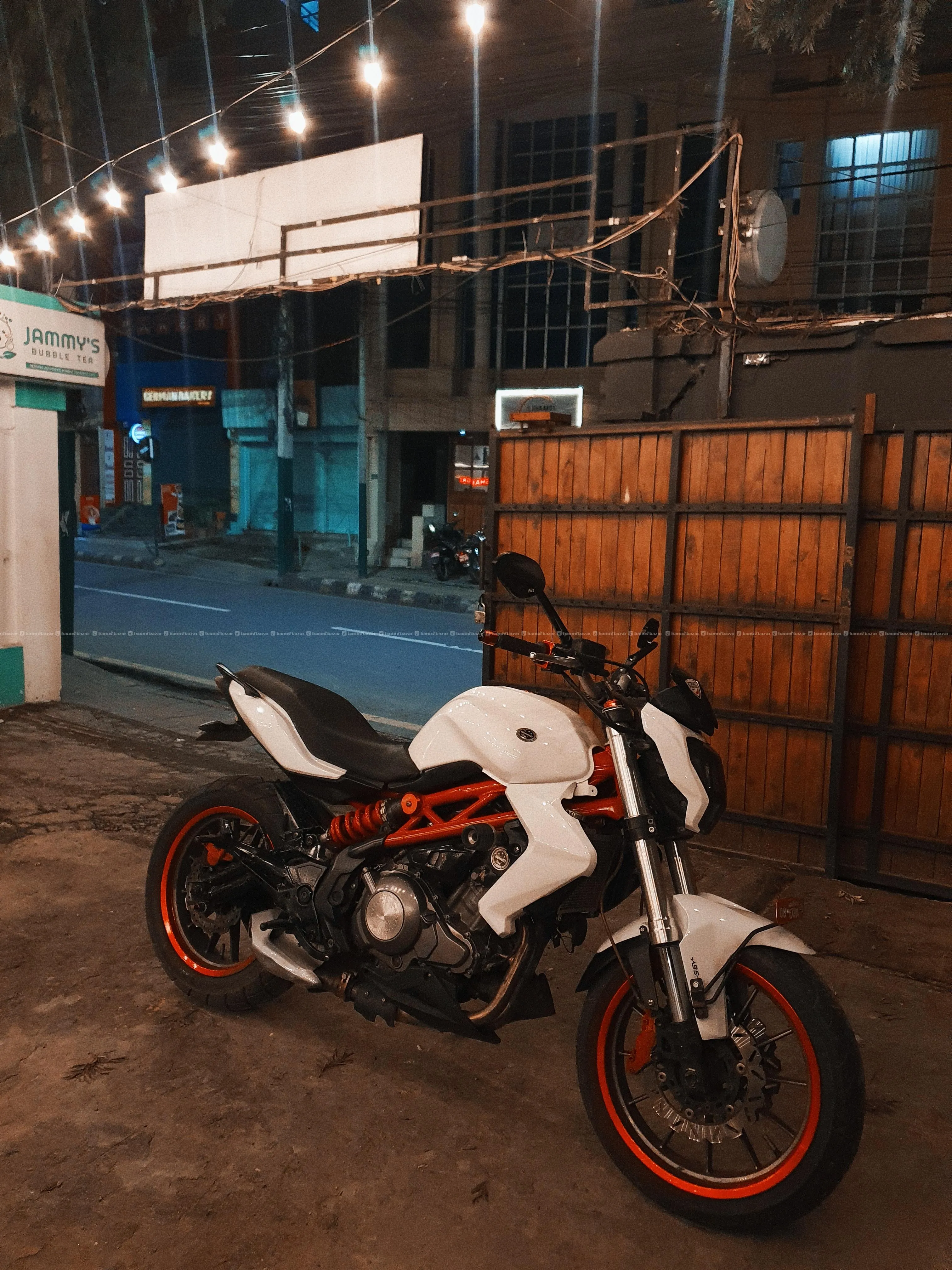 Benelli TNT 300 5