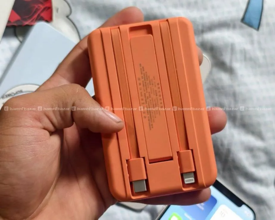 magsafe powerbank with wire and wireless 4
