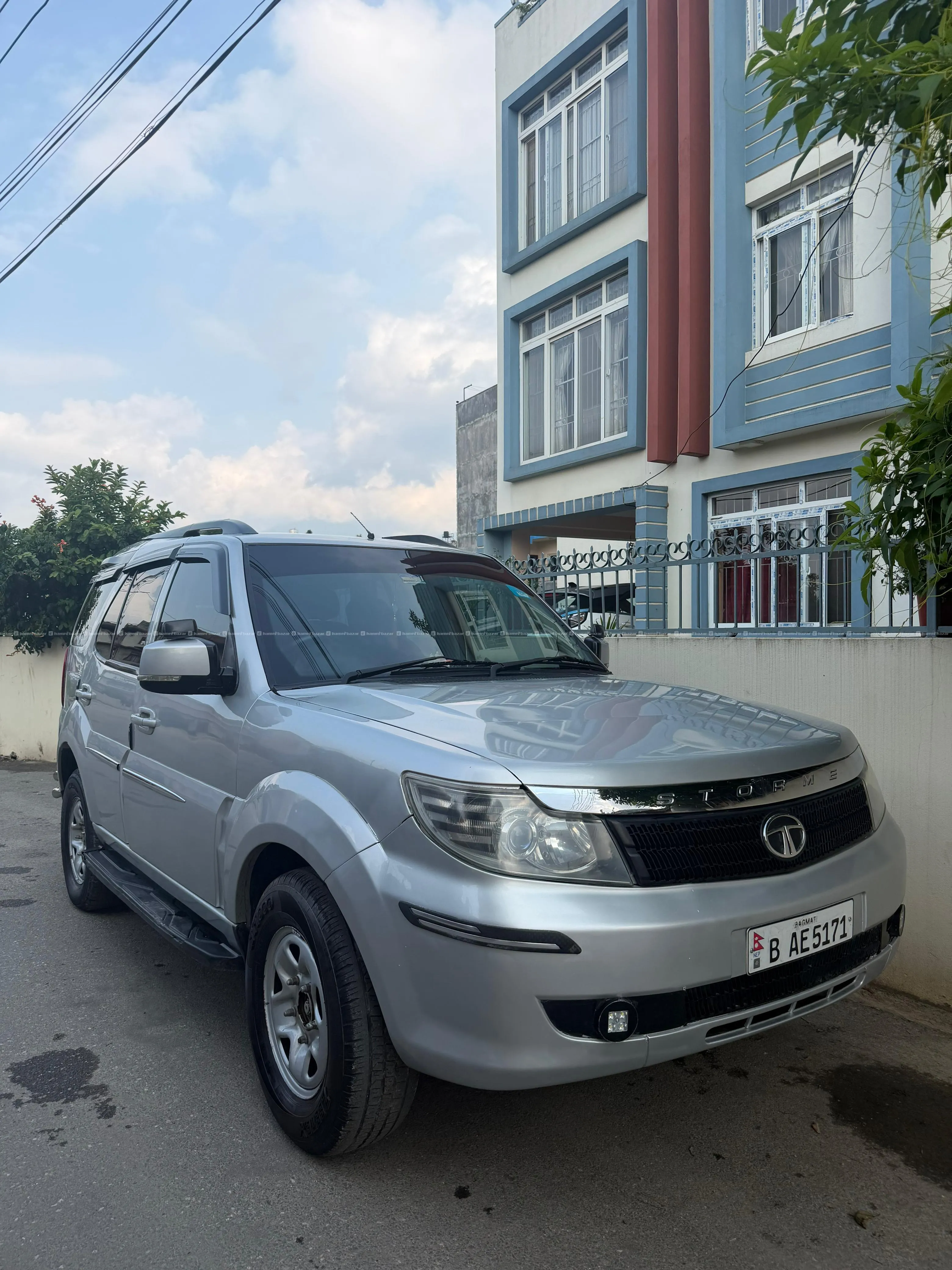 TATA STROME LX FULL OPTION JEEP 7SEATER 7