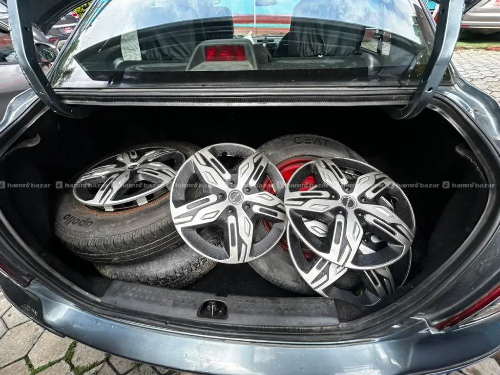 Tyre And Rim Swift Dezire 4