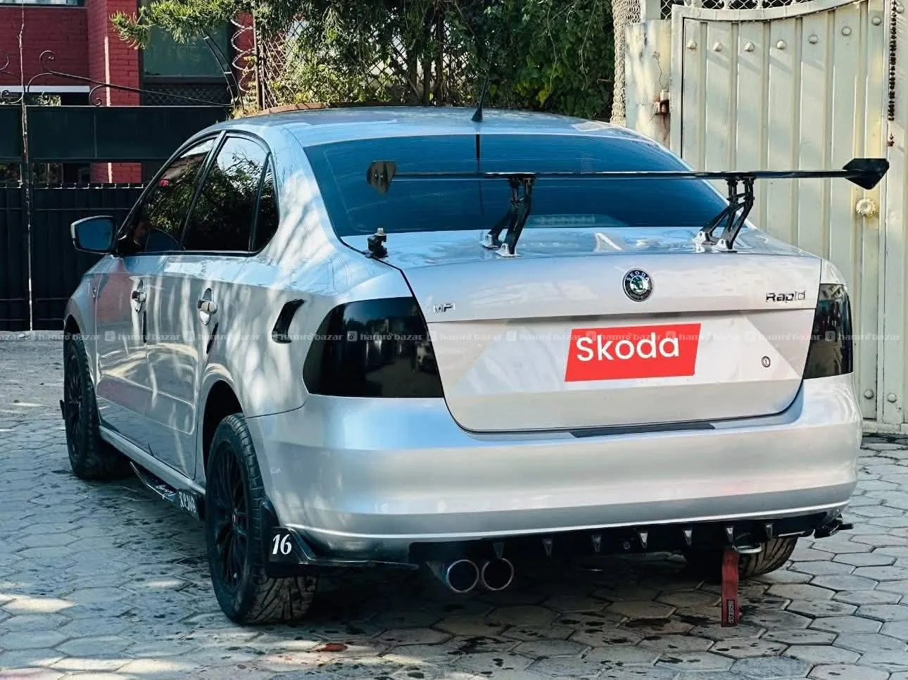 Skoda Rapid 1.6 super fresh car on sell 8